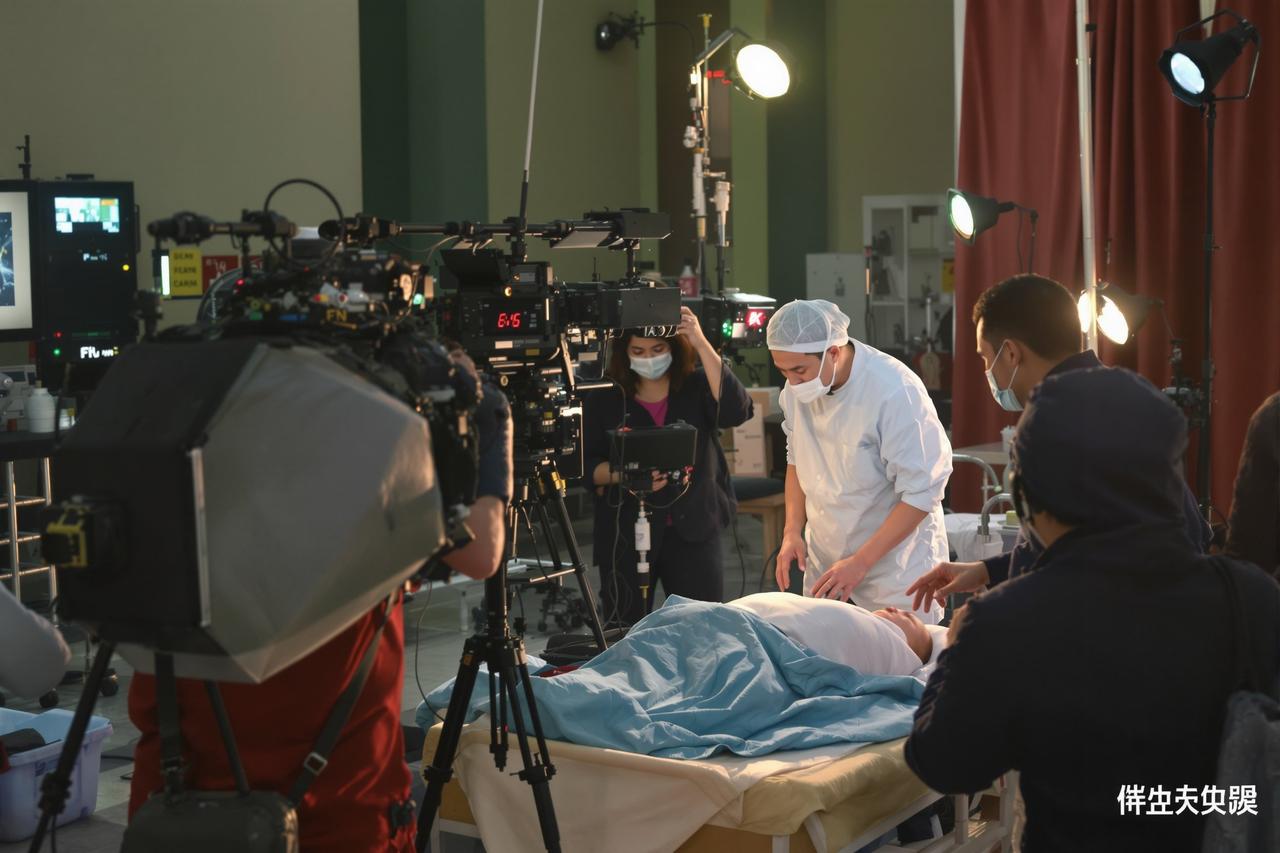 某综艺节目录制现场突发意外，多名嘉宾受伤送医